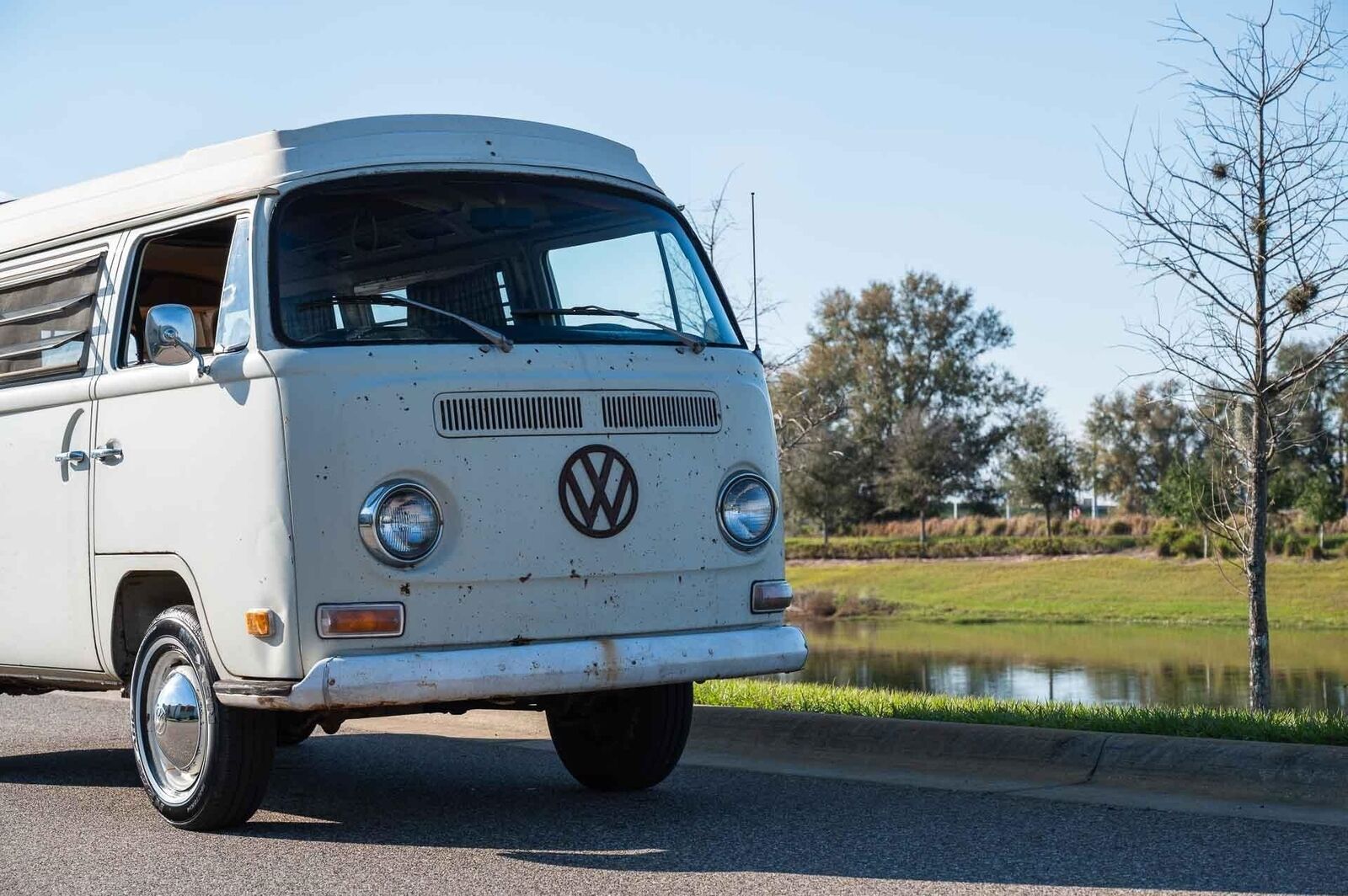 Volkswagen-BusVanagon-1970-Bus-37
