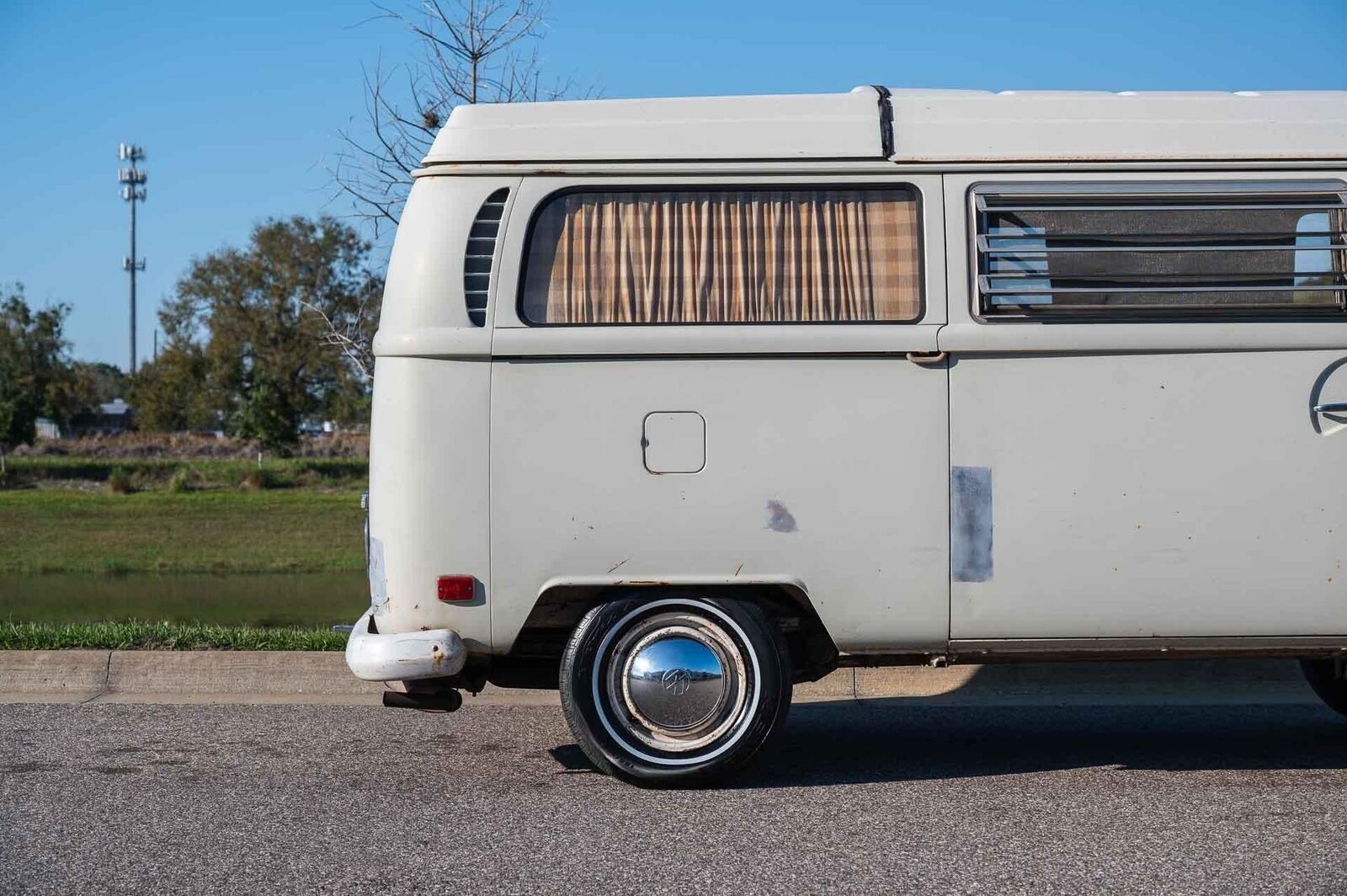 Volkswagen-BusVanagon-1970-Bus-39