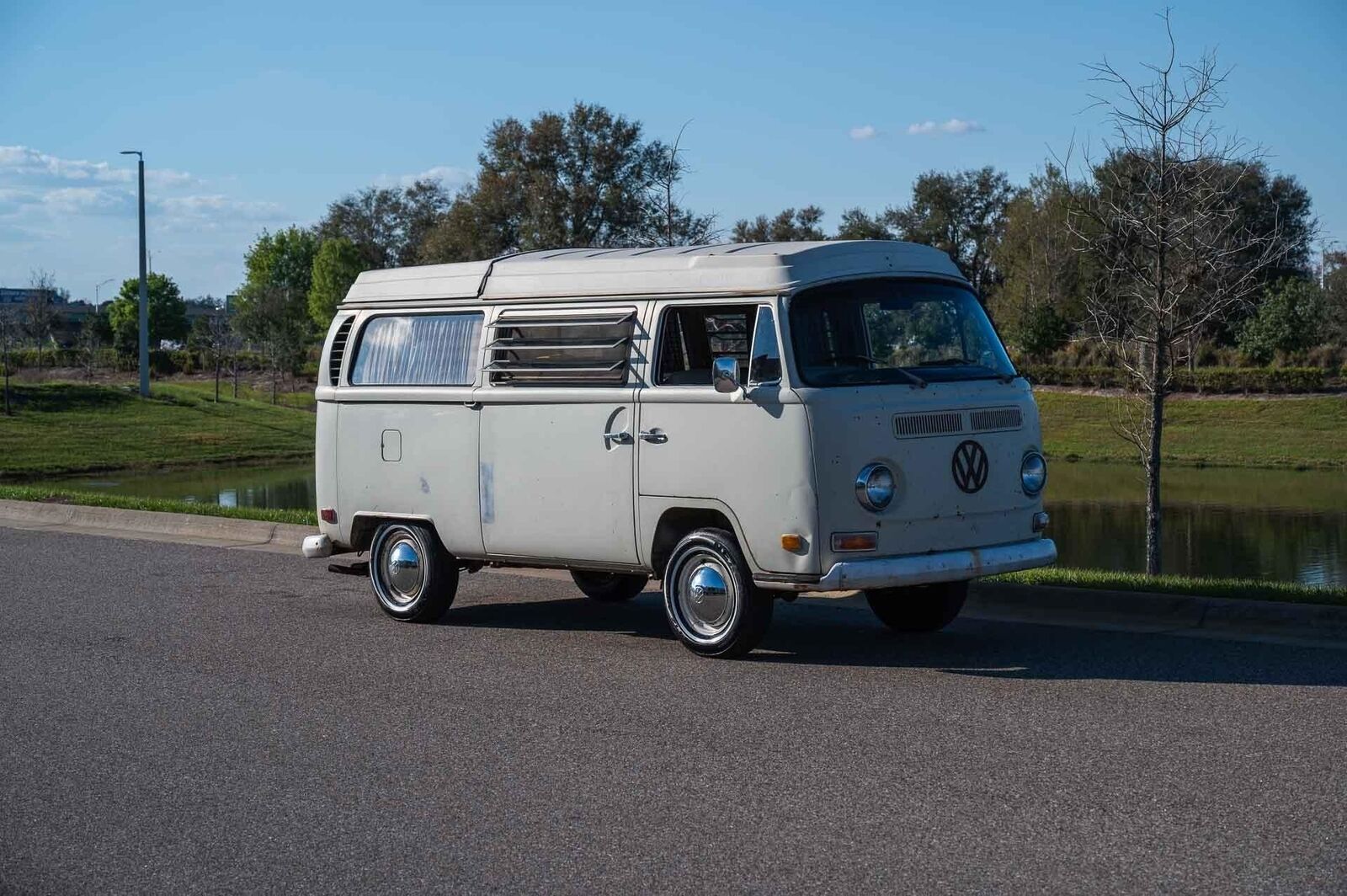 Volkswagen-BusVanagon-1970-Bus-8