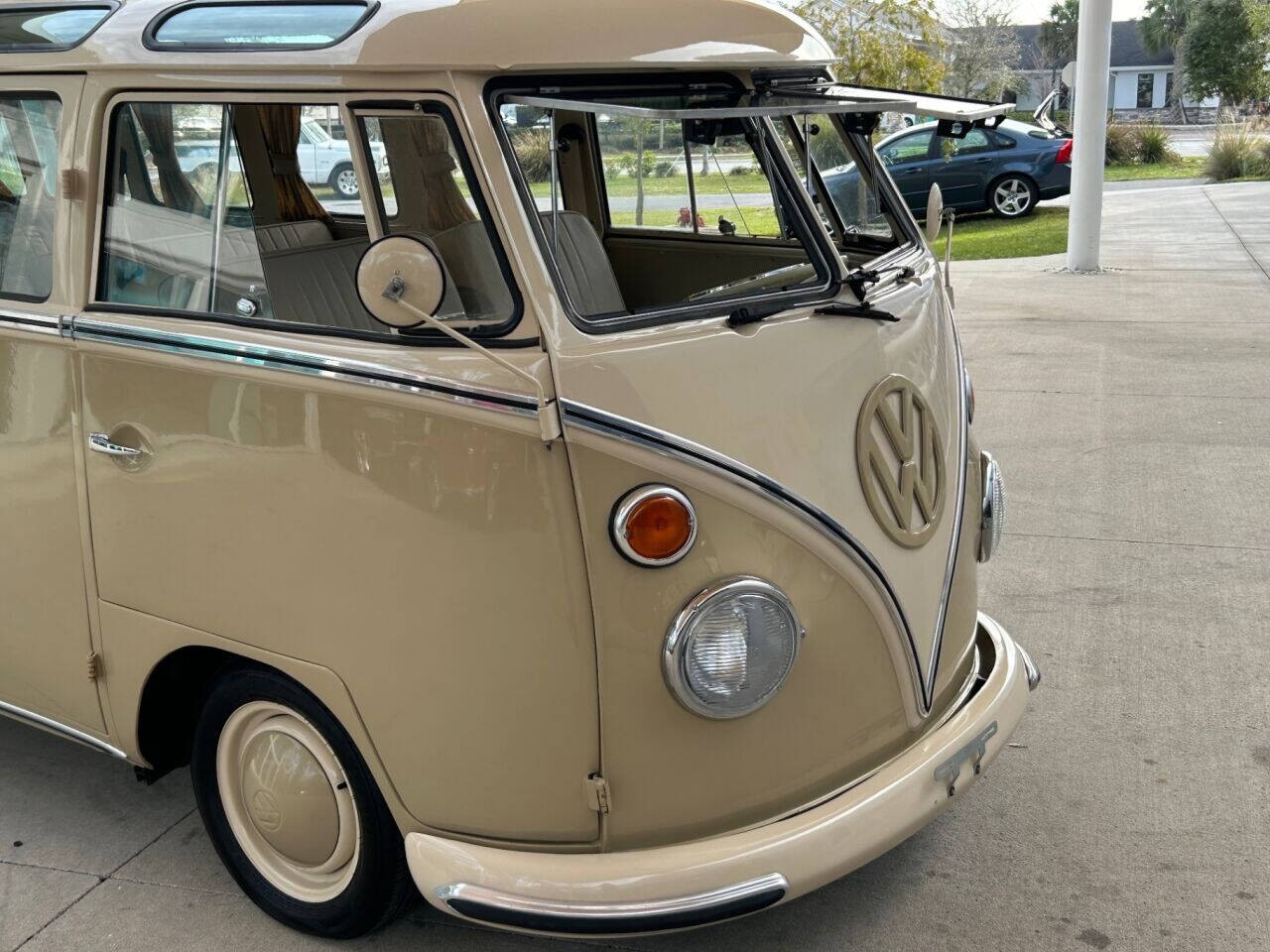 Volkswagen-BusVanagon-1972-Passenger-Van-14