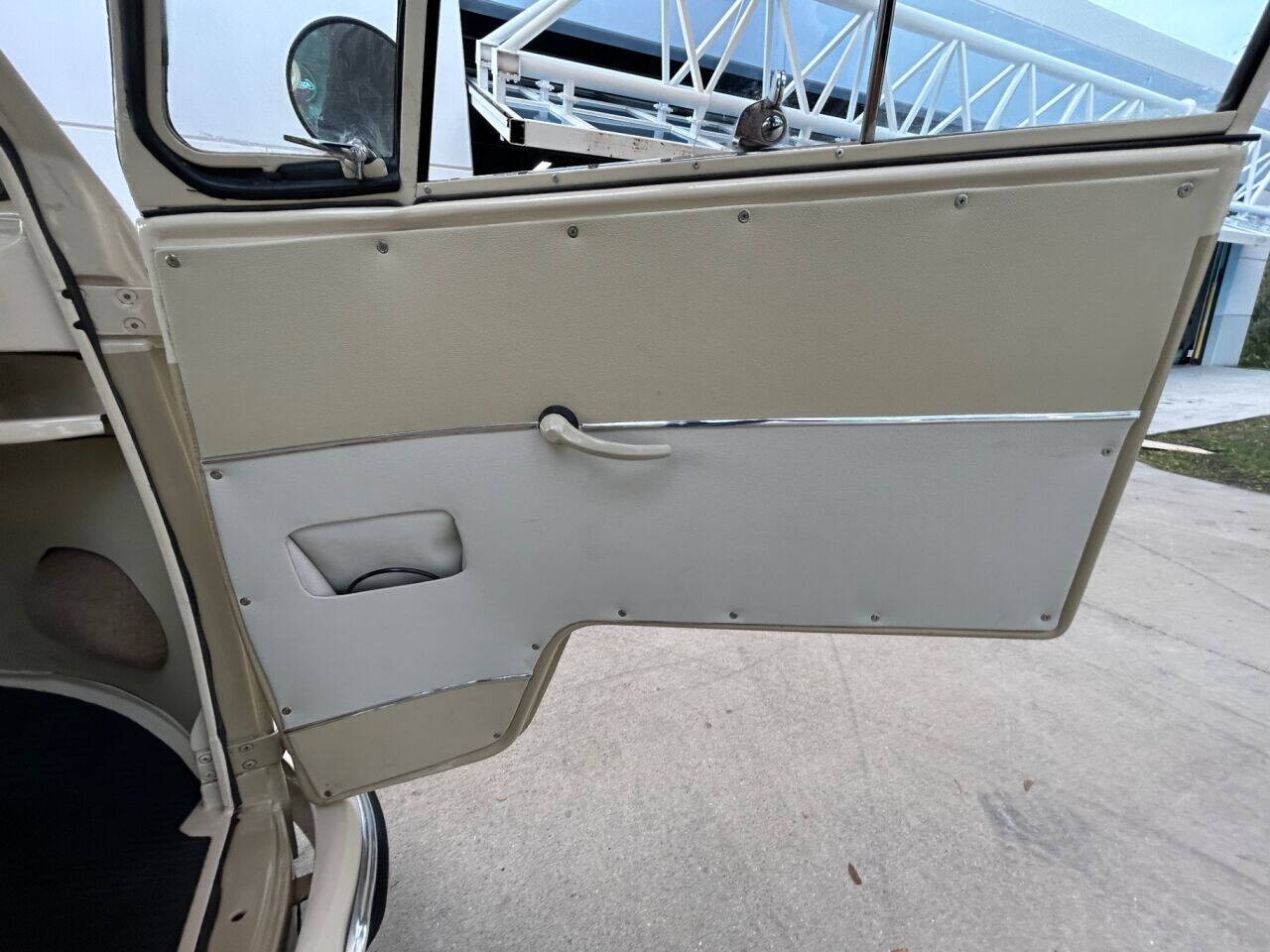 Volkswagen-BusVanagon-1972-Passenger-Van-19