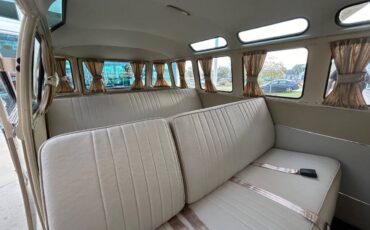 Volkswagen-BusVanagon-1972-Passenger-Van-24