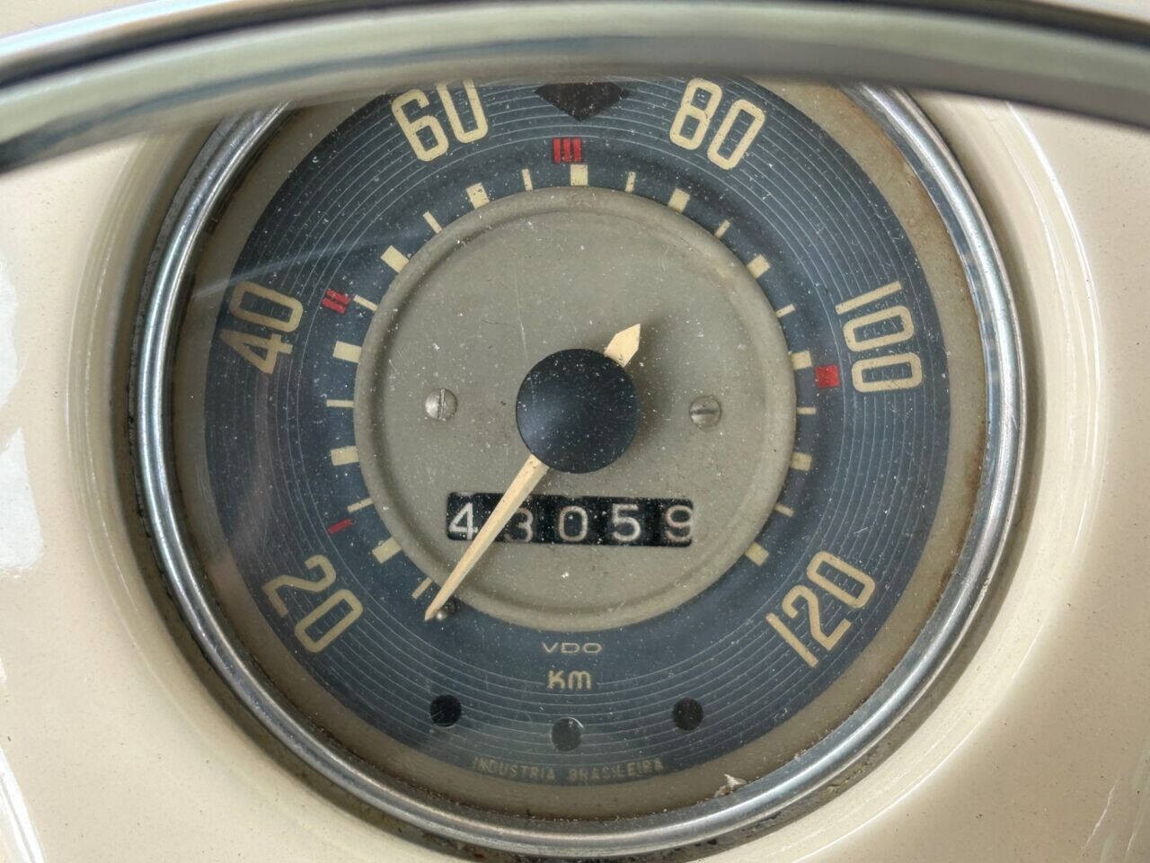 Volkswagen-BusVanagon-1972-Passenger-Van-25