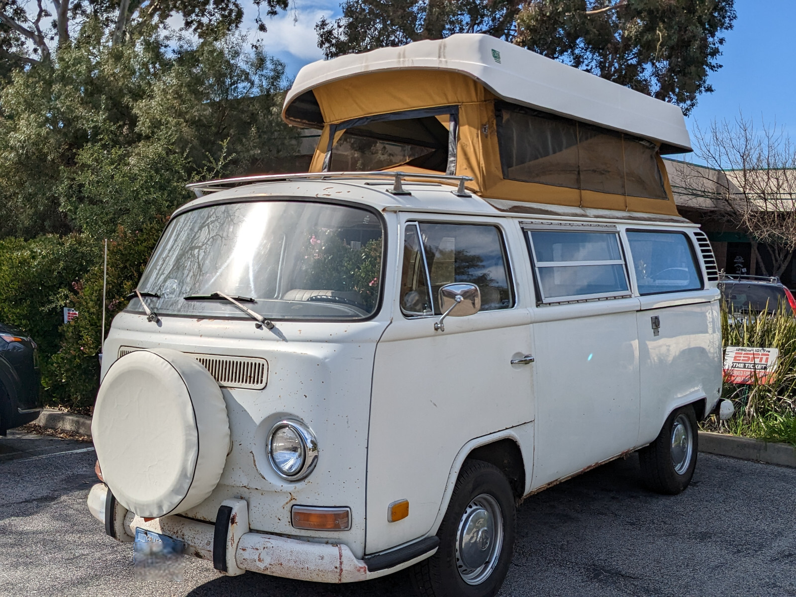 Volkswagen-BusVanagon-1972-Van-Camper-1