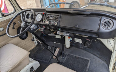Volkswagen-BusVanagon-1972-Van-Camper-2