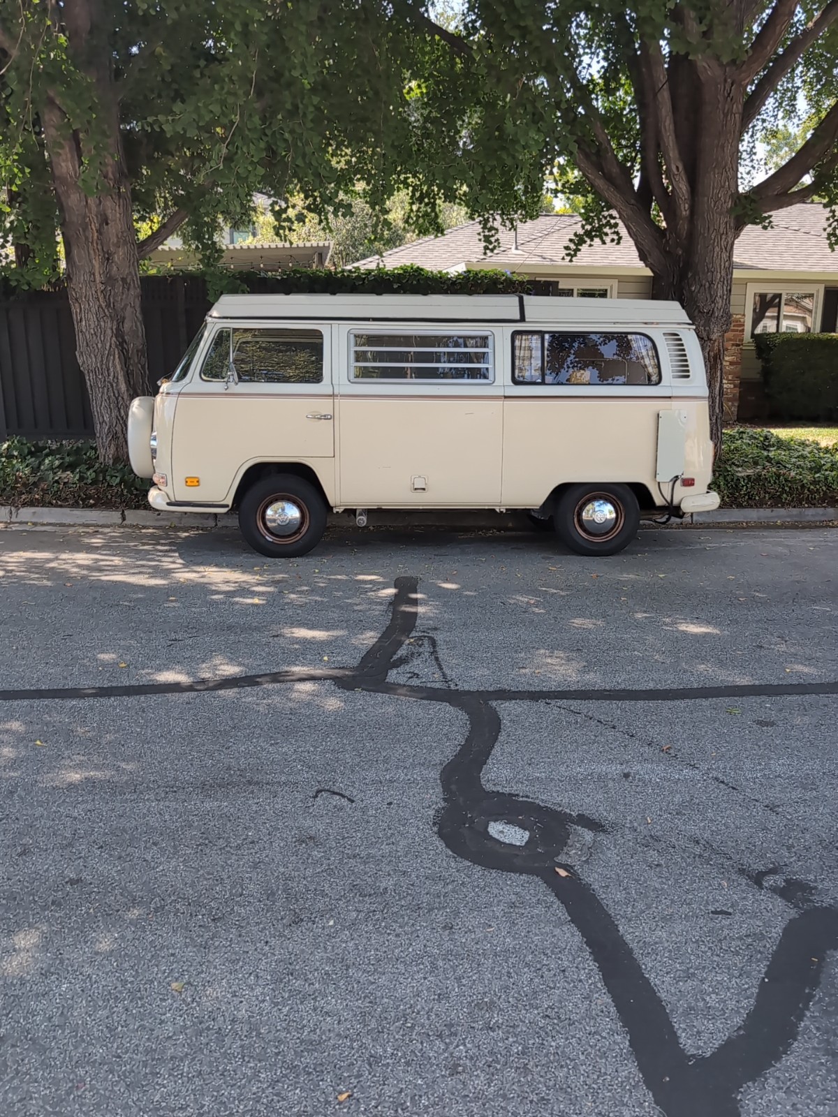 Volkswagen Bus/Vanagon 1972 Van Camper