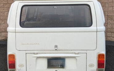 Volkswagen-BusVanagon-1972-Van-Camper-3