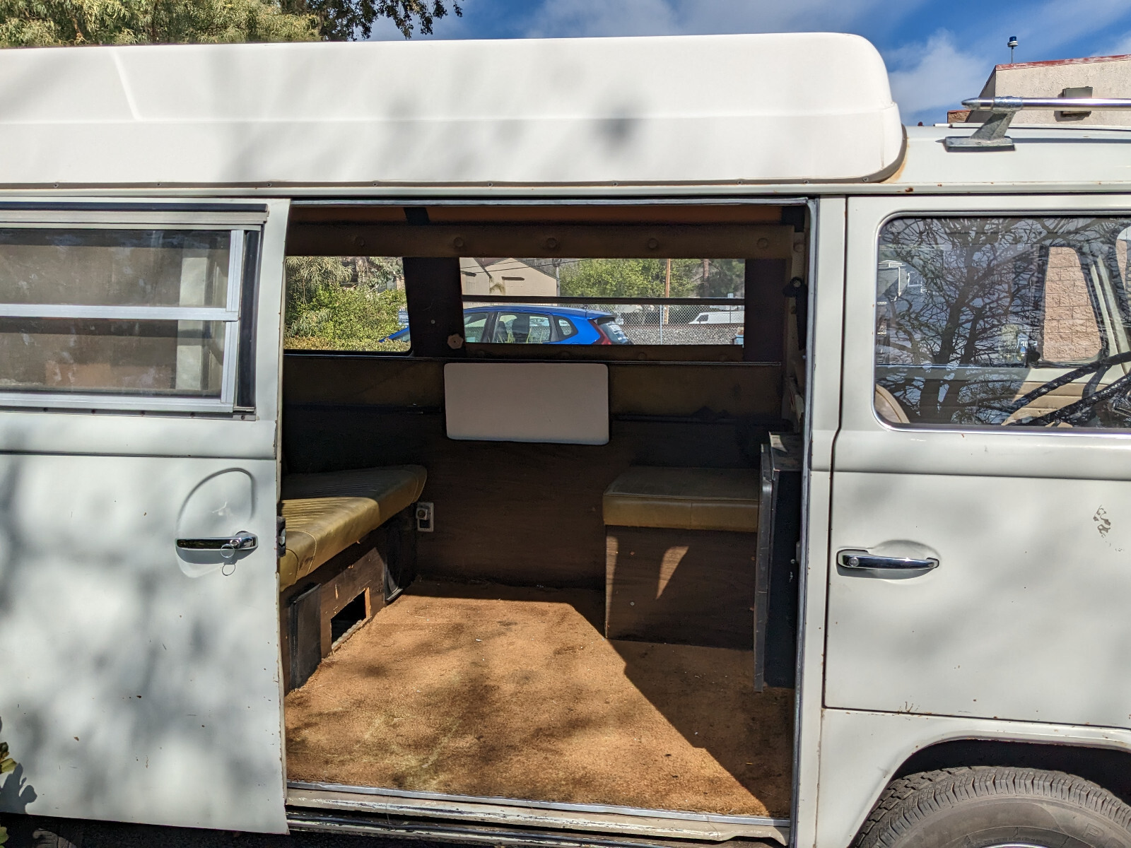 Volkswagen-BusVanagon-1972-Van-Camper-4