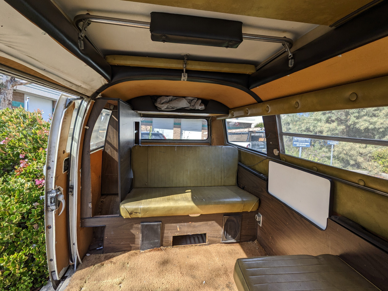 Volkswagen-BusVanagon-1972-Van-Camper-6