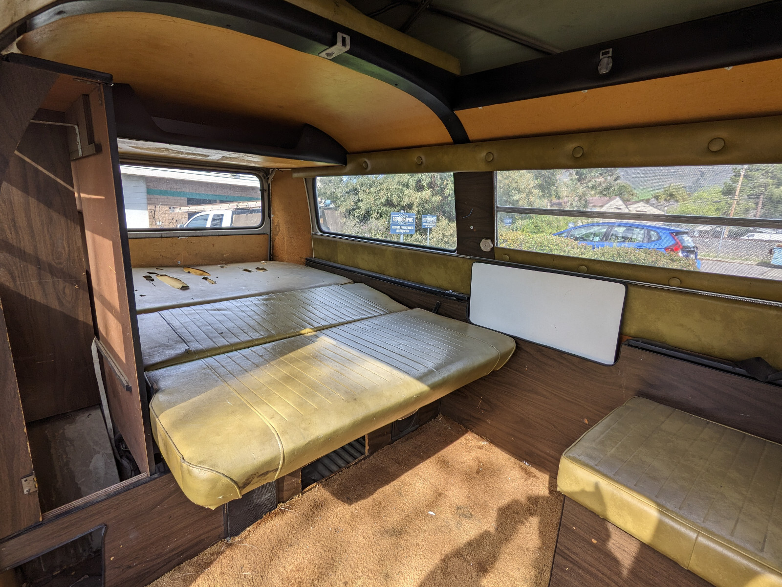 Volkswagen-BusVanagon-1972-Van-Camper-7