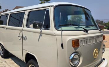 Volkswagen-BusVanagon-1973-Van-1