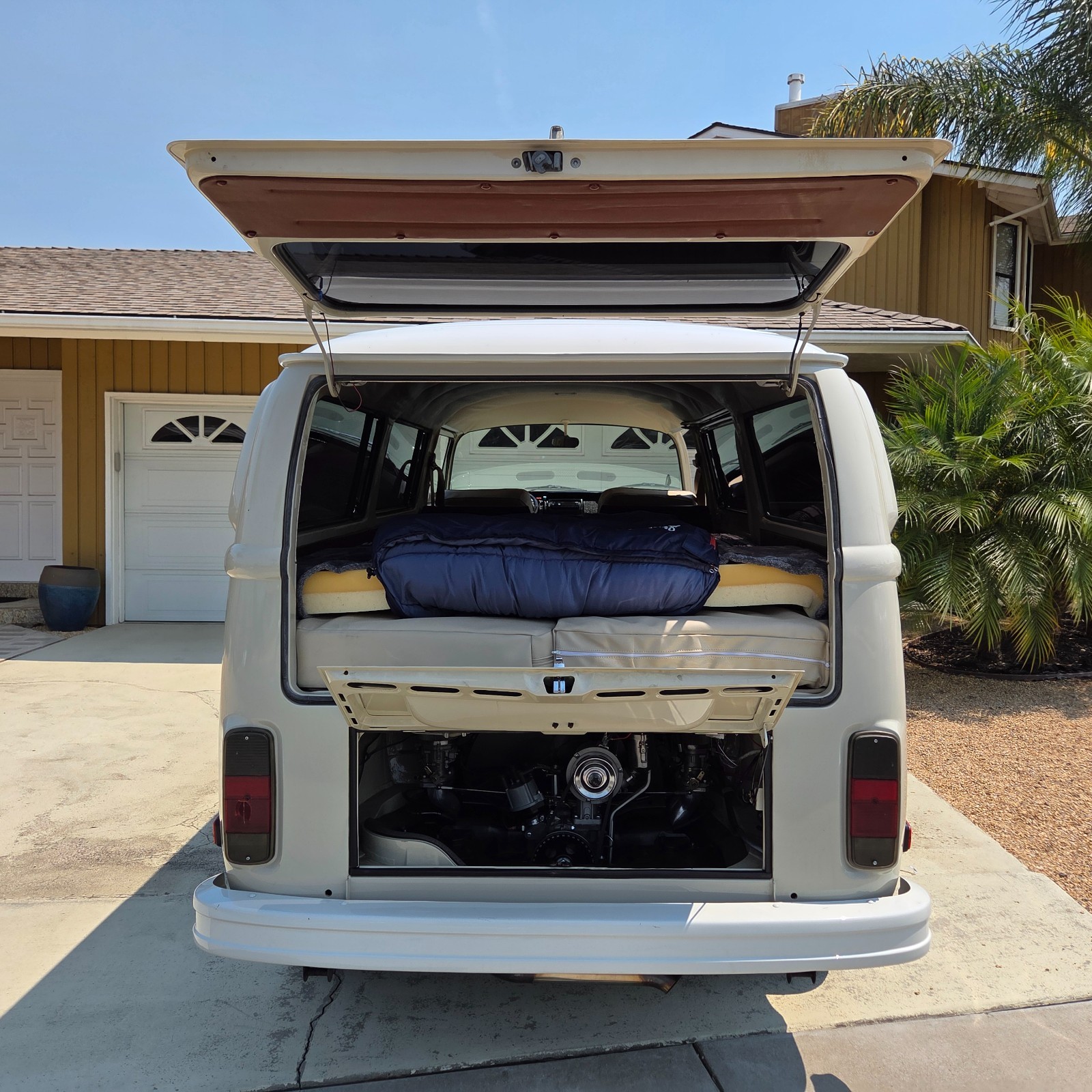 Volkswagen-BusVanagon-1973-Van-12
