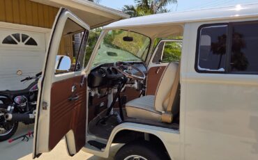 Volkswagen-BusVanagon-1973-Van-15