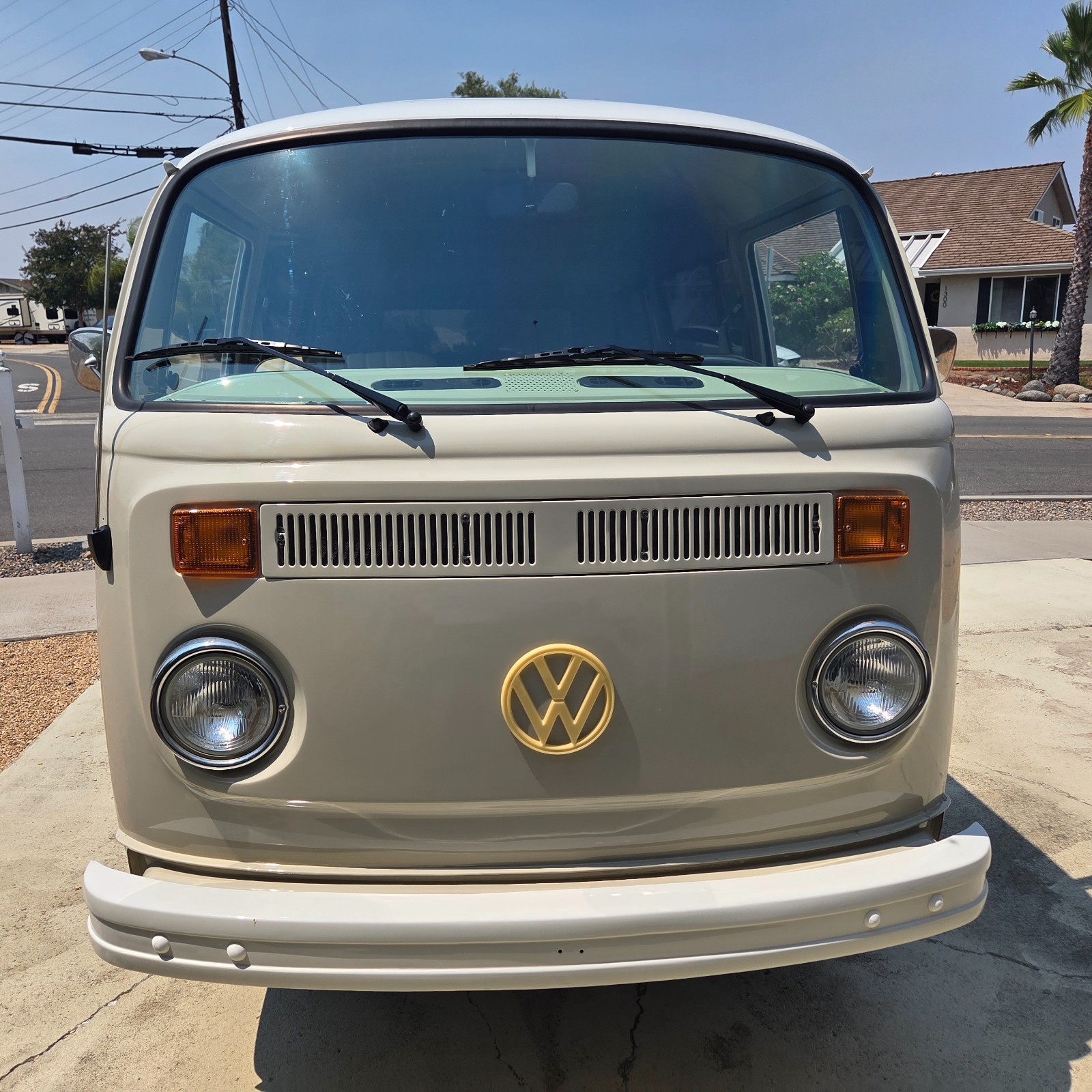 Volkswagen-BusVanagon-1973-Van-2