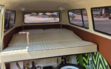 Volkswagen-BusVanagon-1973-Van-25