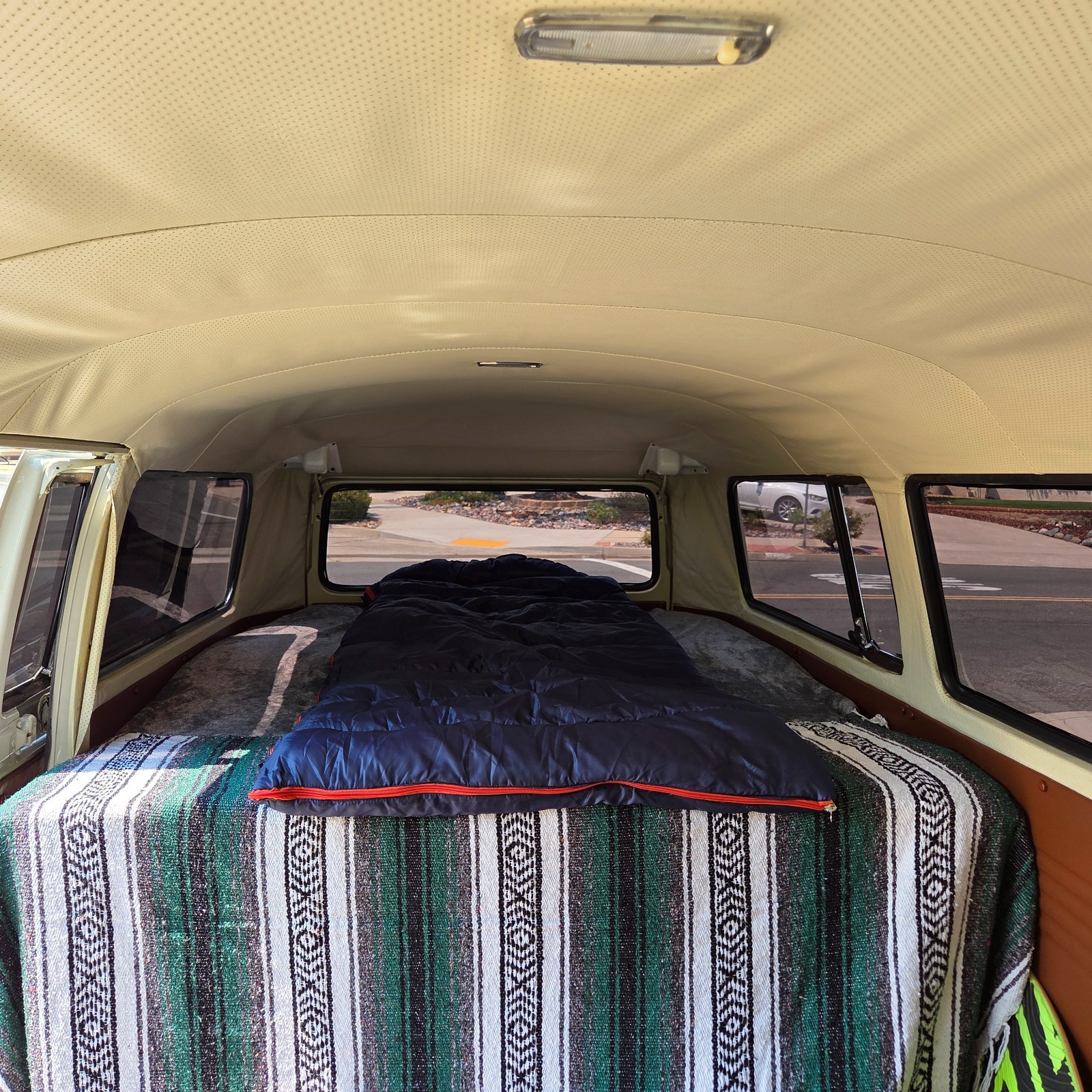 Volkswagen-BusVanagon-1973-Van-3