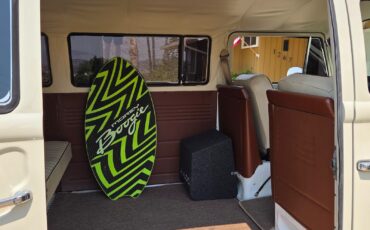 Volkswagen-BusVanagon-1973-Van-30