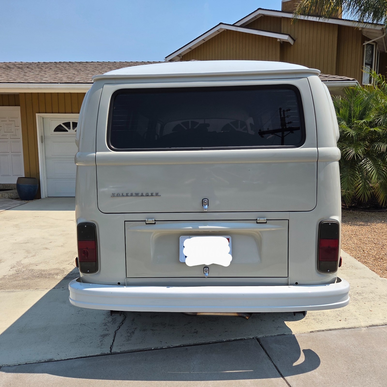 Volkswagen-BusVanagon-1973-Van-39