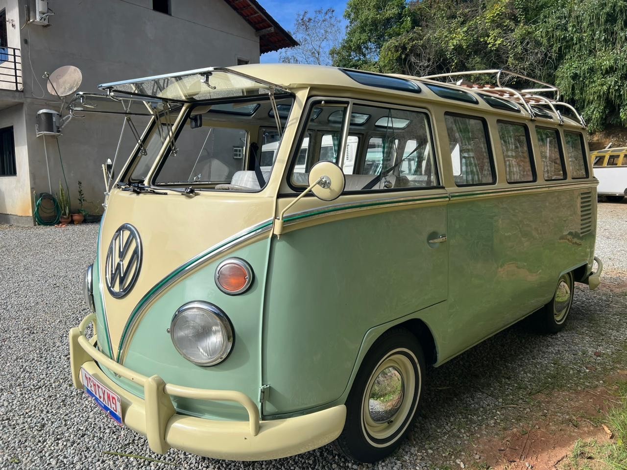 Volkswagen-BusVanagon-1975-11