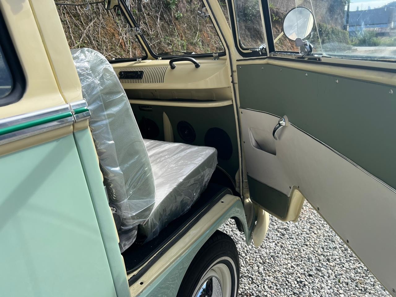 Volkswagen-BusVanagon-1975-12
