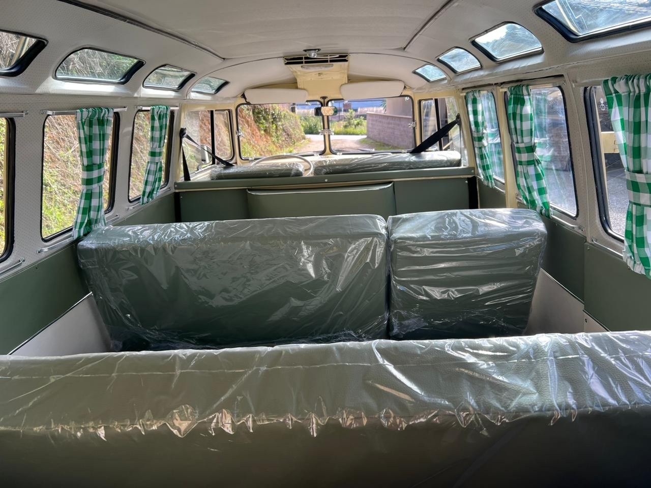 Volkswagen-BusVanagon-1975-15