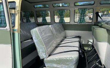 Volkswagen-BusVanagon-1975-28
