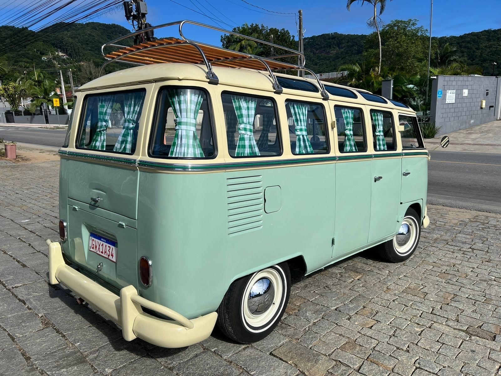 Volkswagen-BusVanagon-1975-4