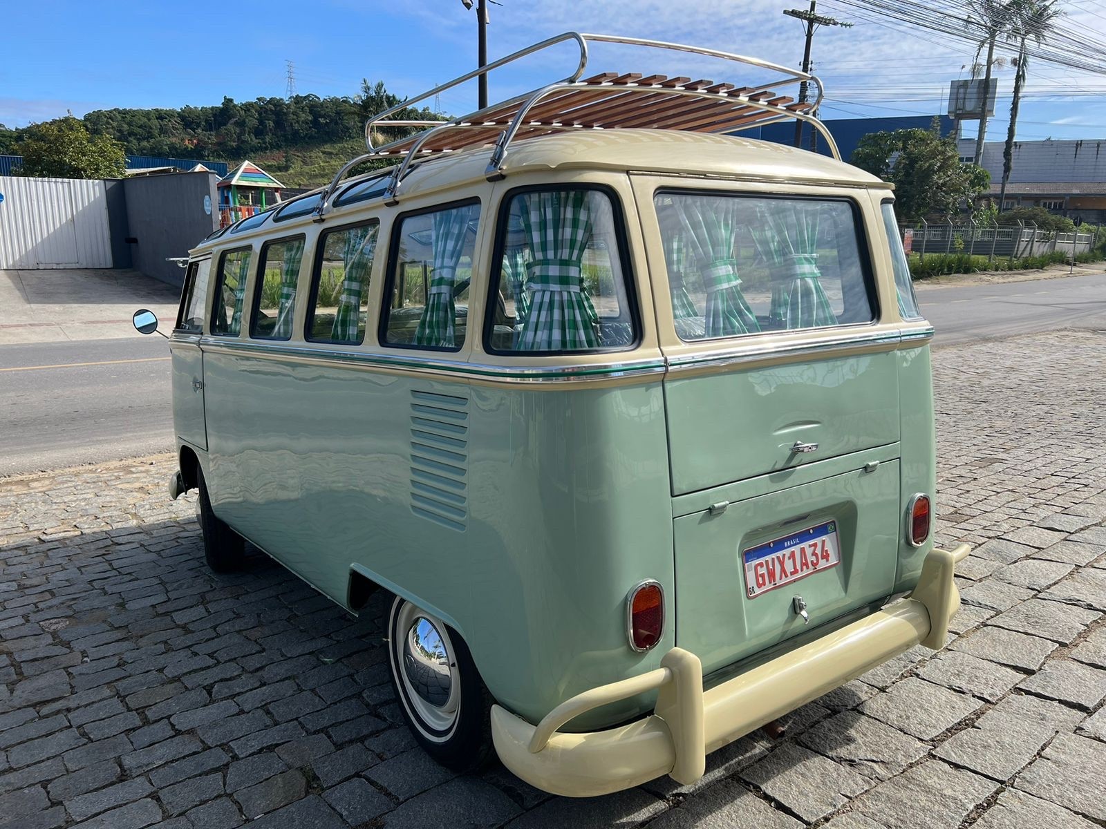 Volkswagen-BusVanagon-1975-7