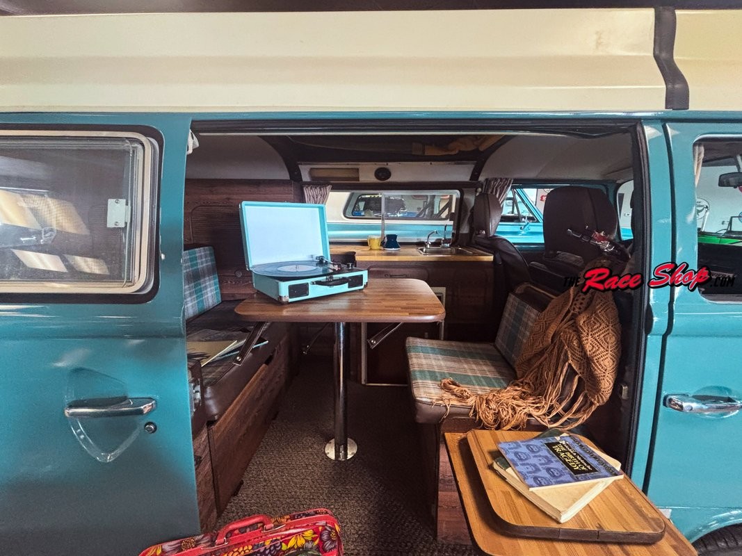 Volkswagen-BusVanagon-1978-Van-36
