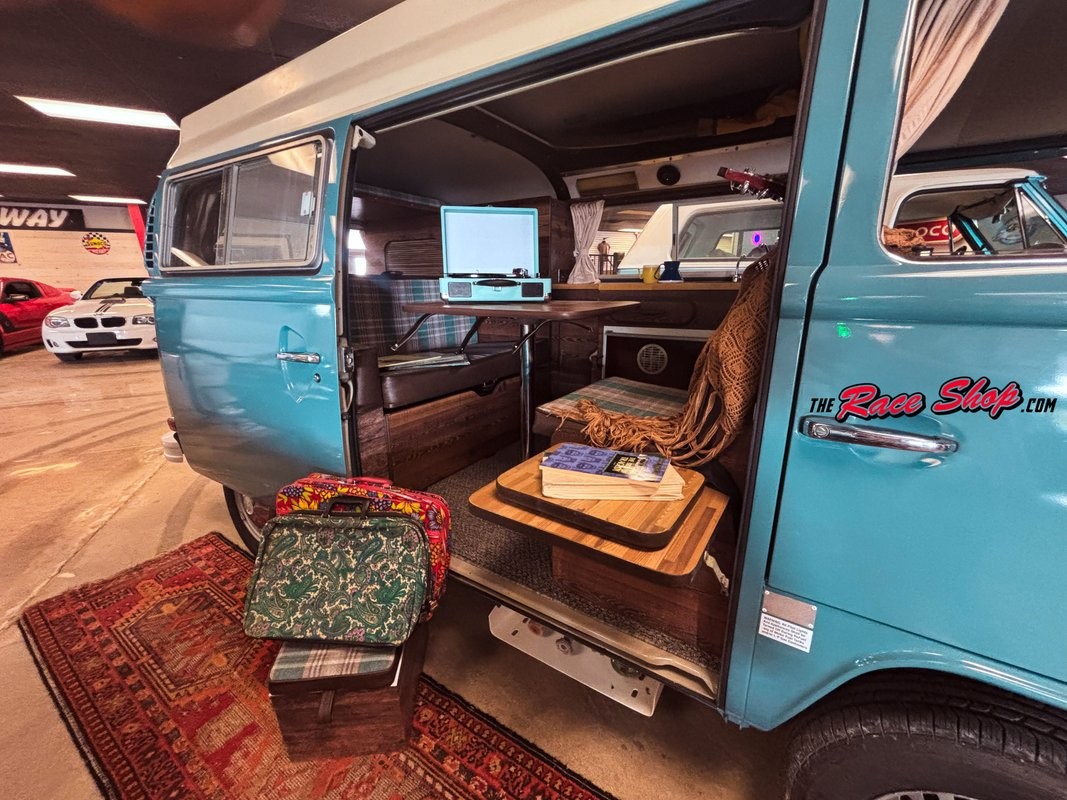 Volkswagen-BusVanagon-1978-Van-37