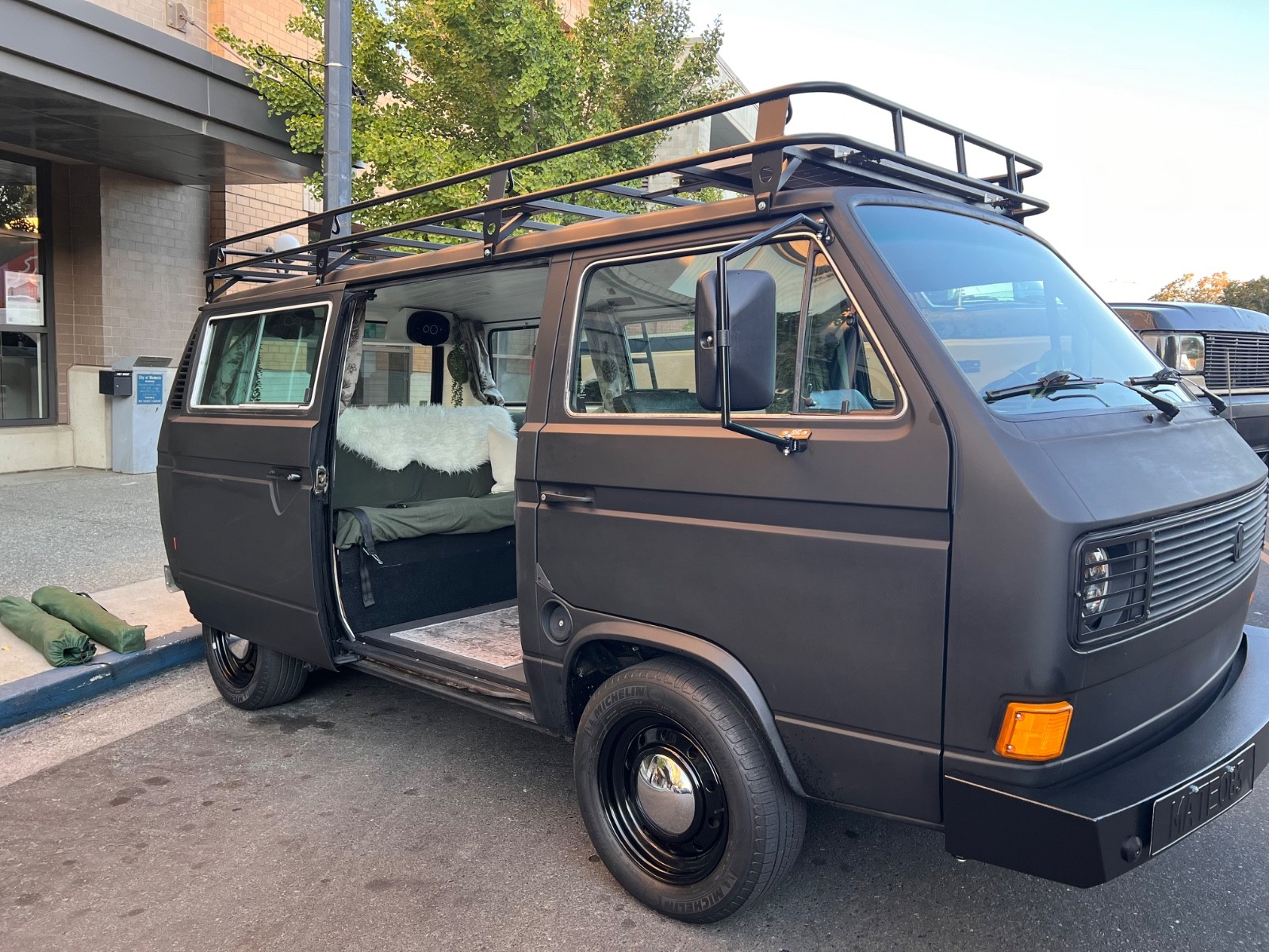 Volkswagen-BusVanagon-1983-Van-Camper-1
