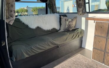 Volkswagen-BusVanagon-1983-Van-Camper-7