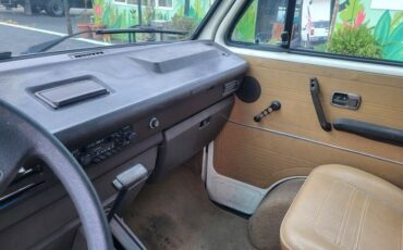Volkswagen-BusVanagon-1985-Minivan-6