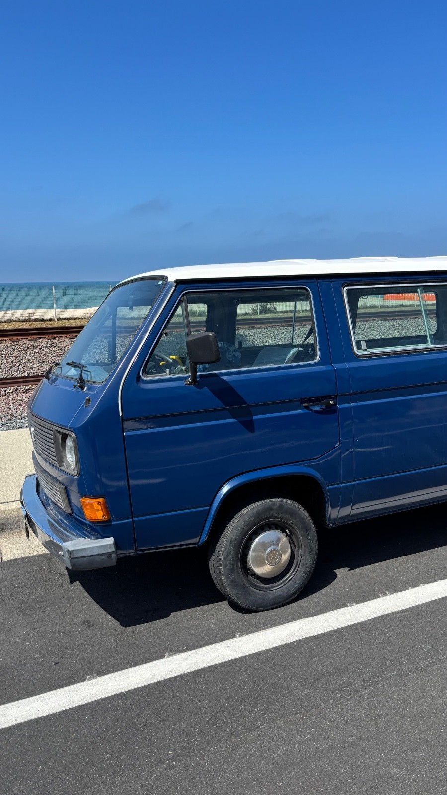 Volkswagen-BusVanagon-1985-Van-Camper-1