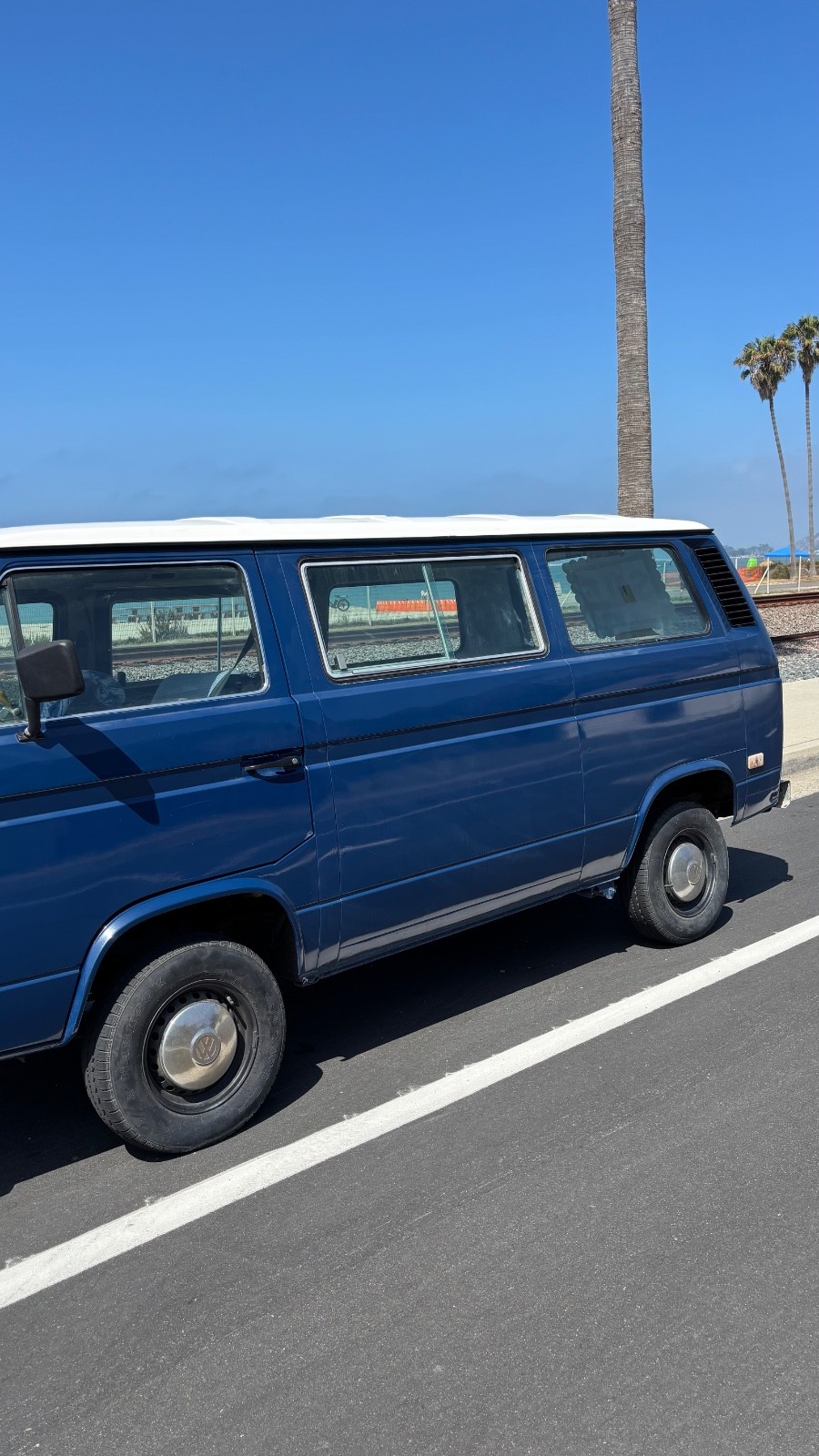 Volkswagen-BusVanagon-1985-Van-Camper-2