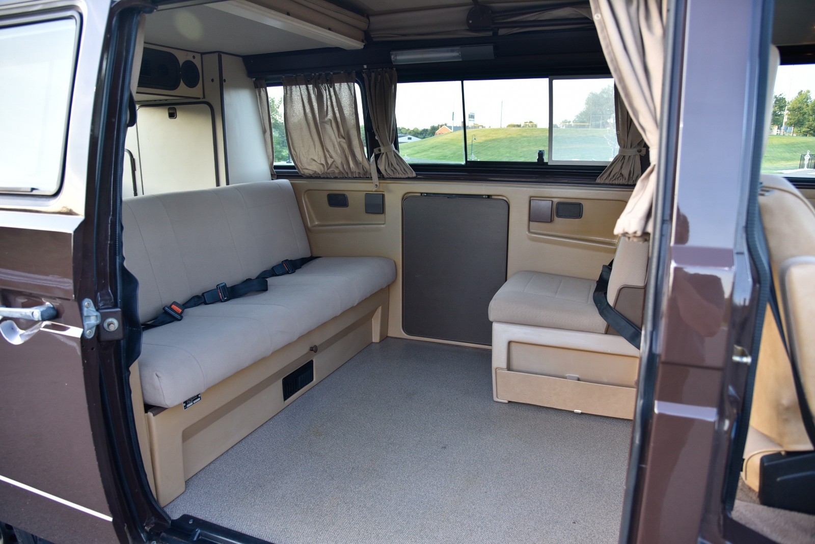 Volkswagen-BusVanagon-1986-Van-Camper-12