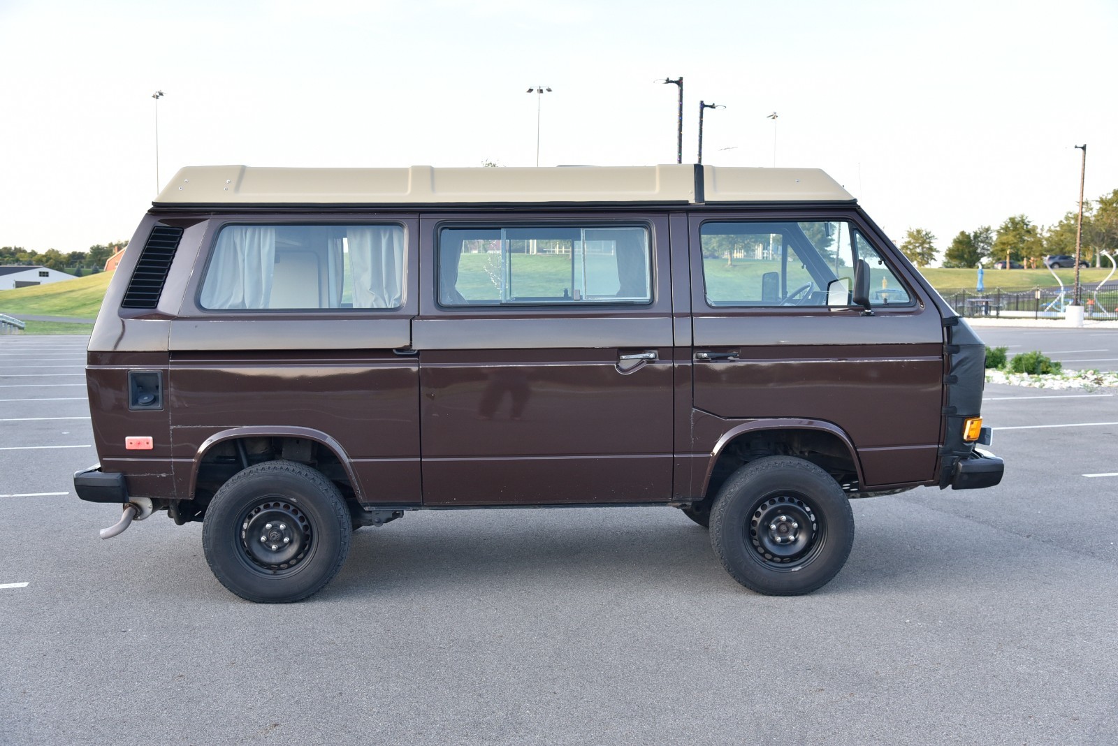 Volkswagen-BusVanagon-1986-Van-Camper-3