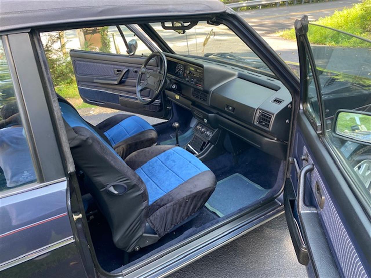 Volkswagen-Cabriolet-1987-Capri-Blue-pinstrips-Capri-Blue-pinstrips-15