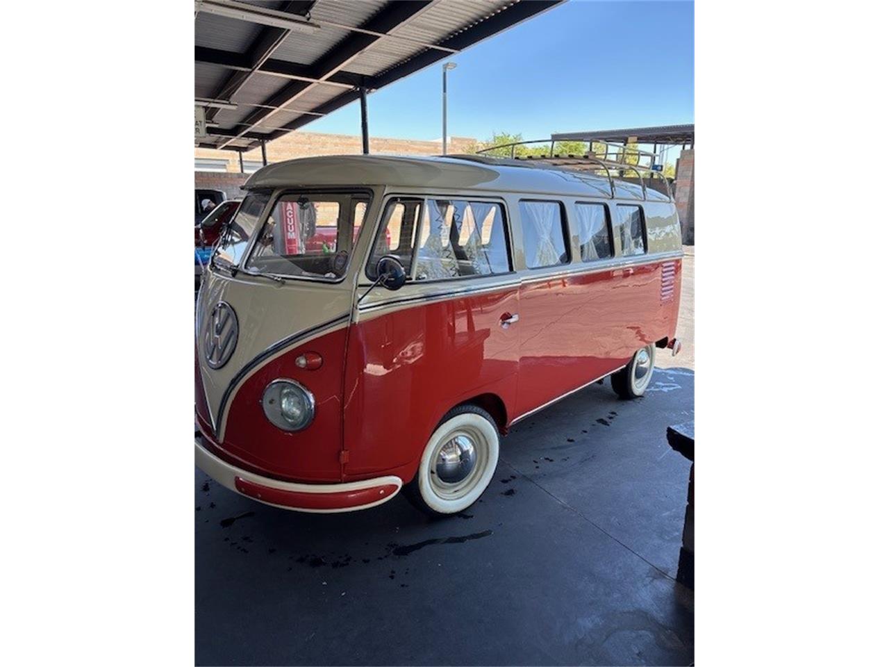 Volkswagen-Camper-1962-Cream-over-Orange-WoodCream-1