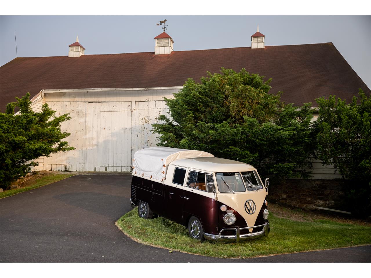 Volkswagen-Double-cab-1965-Creamblk-cherry-Cream-10