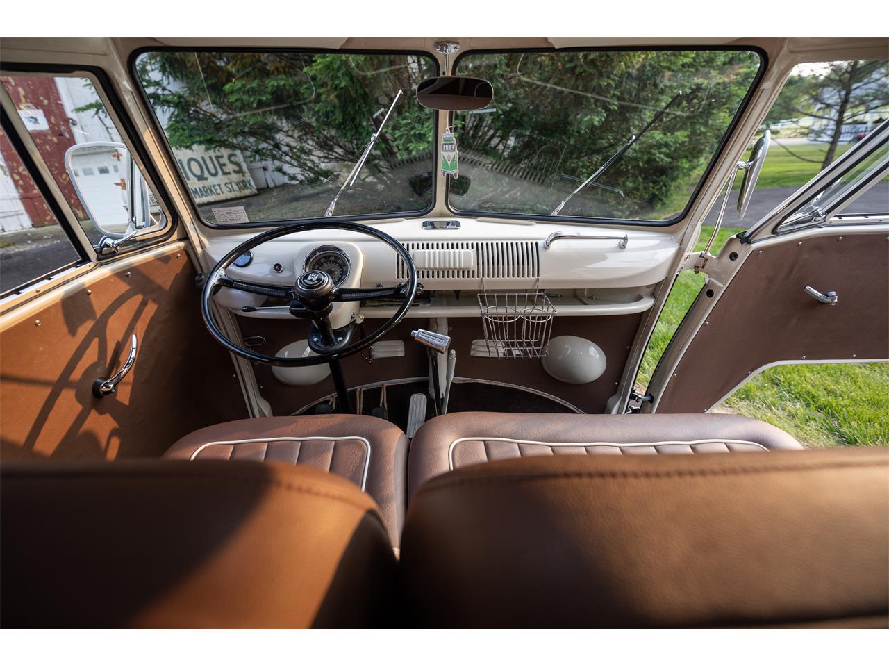 Volkswagen-Double-cab-1965-Creamblk-cherry-Cream-11
