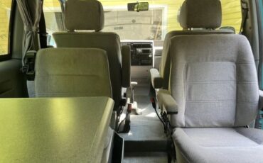 Volkswagen-EuroVan-1993-Standard-Passenger-Van-3