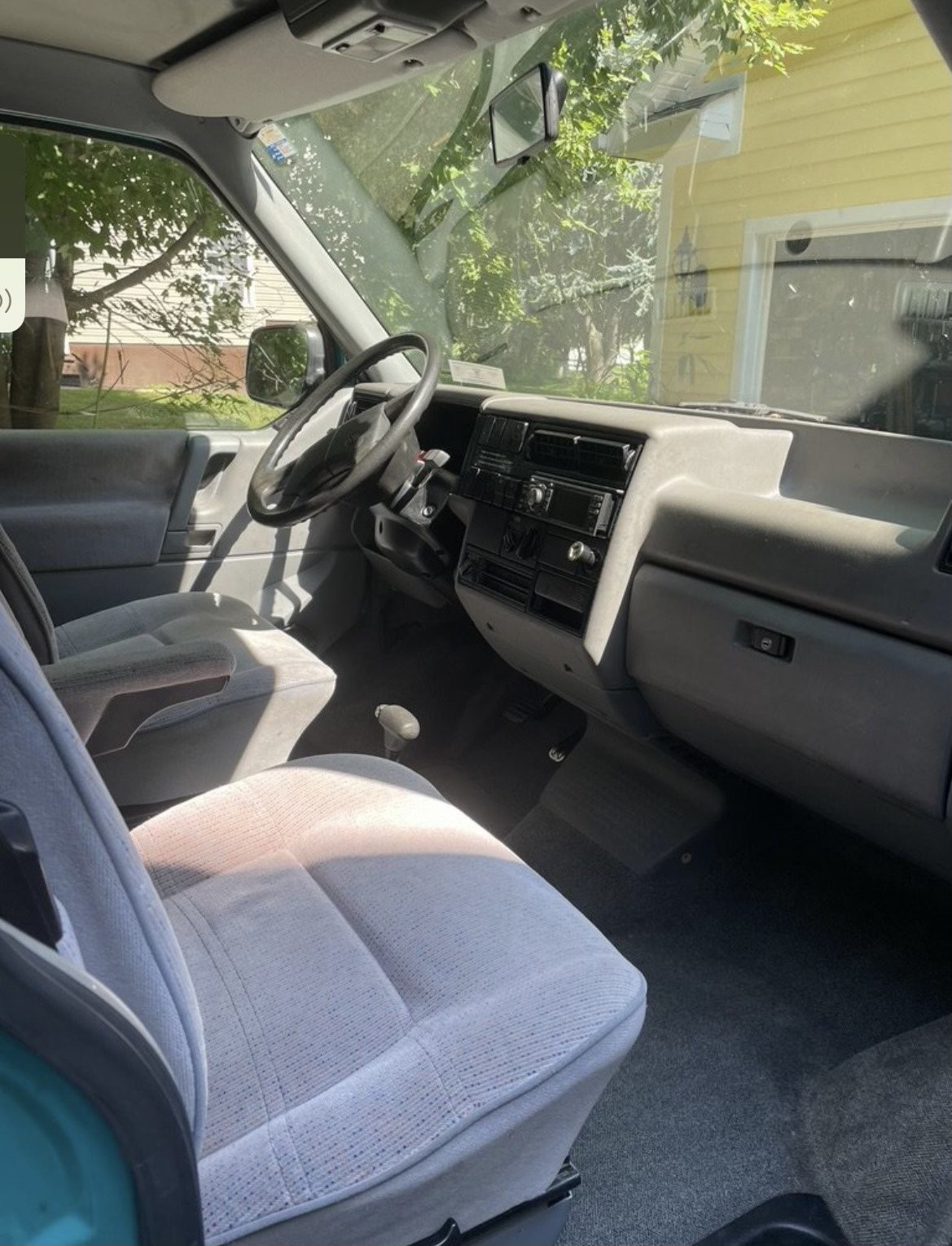 Volkswagen-EuroVan-1993-Standard-Passenger-Van-4