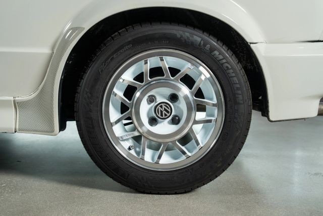 Volkswagen-Golf-1992-10