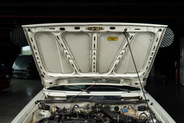 Volkswagen-Golf-1992-34