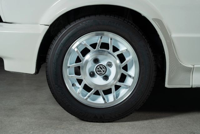 Volkswagen-Golf-1992-9