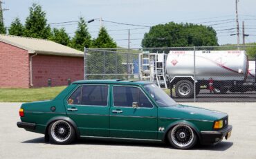 Volkswagen-Jetta-1983-Sedan-15