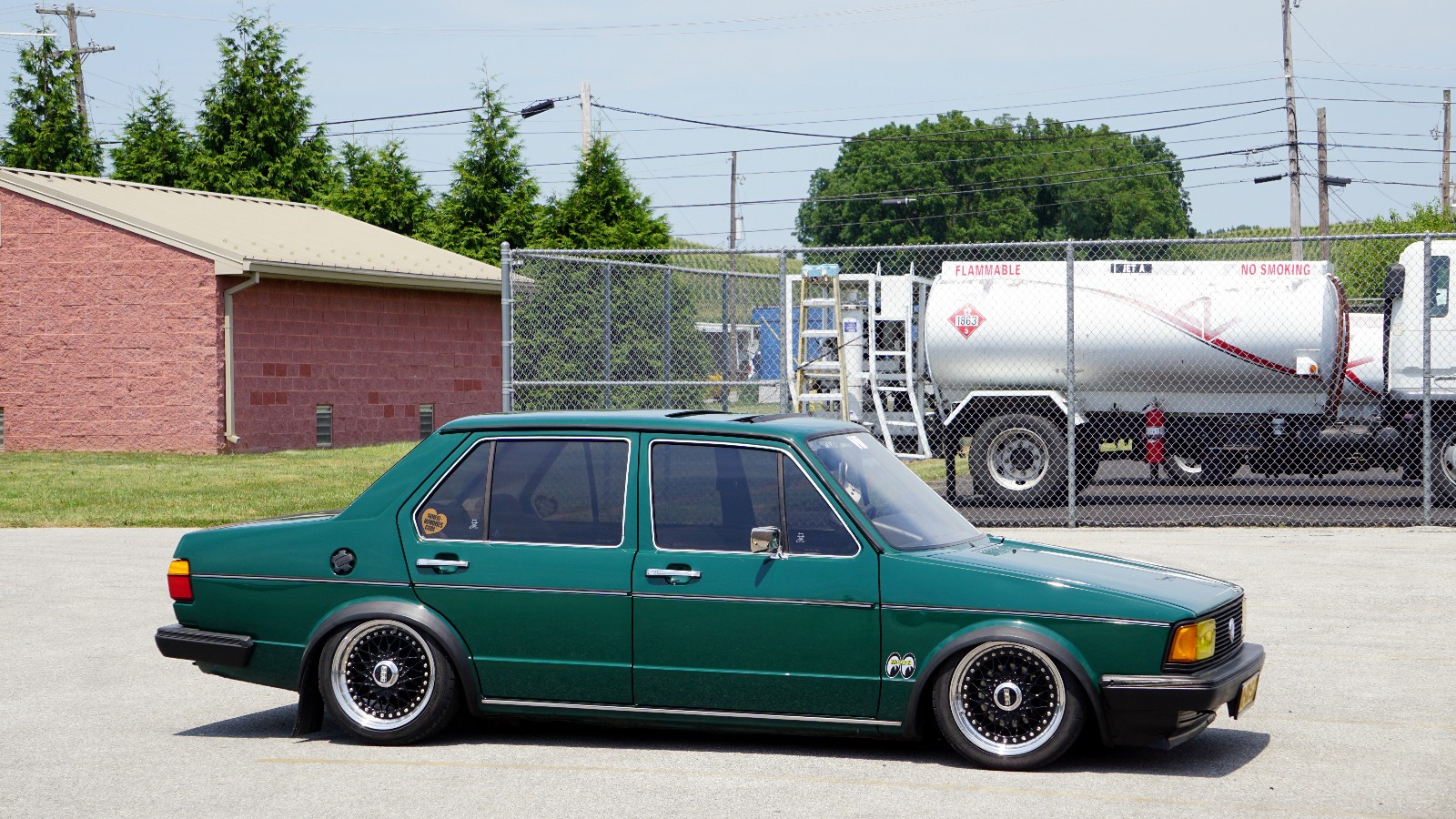Volkswagen-Jetta-1983-Sedan-15
