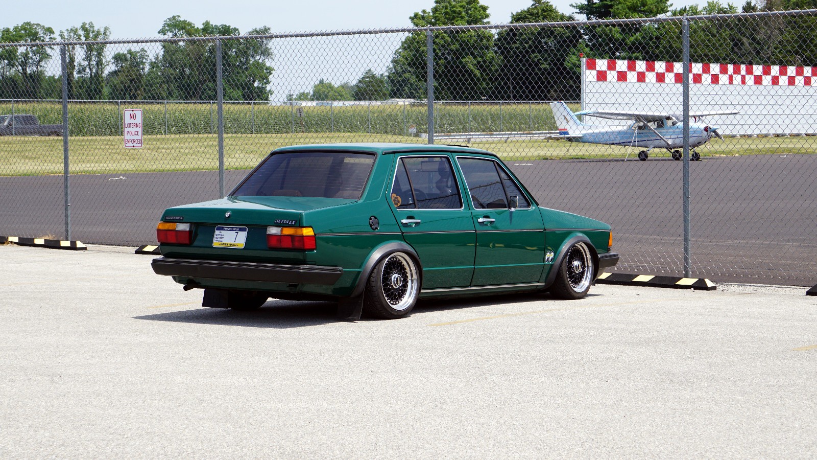 Volkswagen-Jetta-1983-Sedan-16