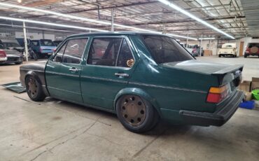 Volkswagen-Jetta-1983-Sedan-2